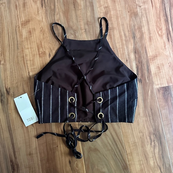 ❗BOGO❗NWT Tobi Tinesha Black Stripe Strappy Crop Top - Picture 2 of 2